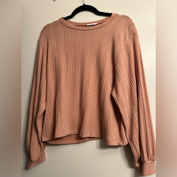 Carly Jean Los Angeles Avalon Pullover - Picture 1 of 2